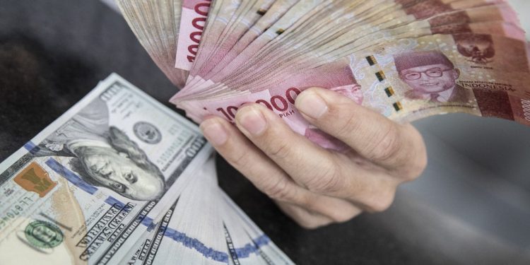 Nilai Tukar Rupiah Melemah Jelang Rapat Dewan Gubernur Bank Indonesia