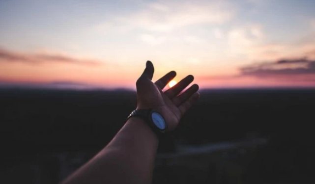 Quotes Anak Senja Keren untuk Caption di Media Sosial