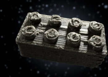 ESA dan Pengrajin Denmark Ciptakan Kepingan Lego dari Debu Meteorit