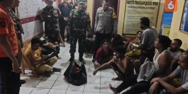 Puluhan Warga Negara Asing Terdampar di Perairan Tegal Buleud Sukabumi