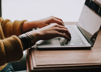 Mencari Biodata Orang