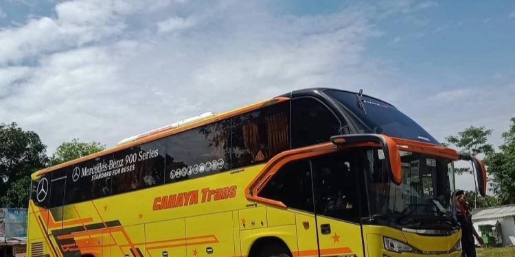 Cahaya Trans: Sewa Bus Pariwisata Jakarta dengan Toilet Bersih dan Modern untuk Perjalanan Tanpa Hambatan