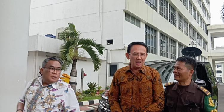 Ahok Hadiri Pemeriksaan di Kejagung, Bawa Data Rapat Kasus Dugaan Korupsi Pertamina