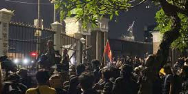 Puluhan Demonstran Terluka dalam Aksi Tolak UU TNI di Kota Malang