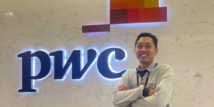 Dari PwC ke Kampus: Perjalanan Akhmad Syaifuddin Membentuk Profesional IT Masa Depan