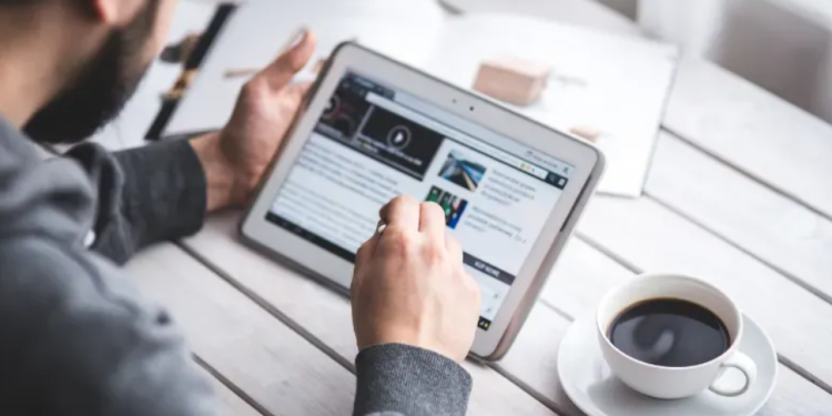 Era Digitalisasi: Mengapa Mengakses Berita Terkini Menjadi Kebutuhan Harian