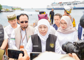 Gubernur Khofifah Tanggapi Serius Kasus Ijazah Ditahan, Pemprov Jatim Siap Terbitkan Ulang