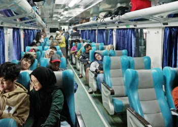 Kereta Sancaka Dilempari Batu, Dua Penumpang Terluka – KAI Siap Tempuh Jalur Hukum