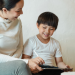 Dari Polisi Gadget ke Mentor Digital, Pakar Ingatkan Orang Tua Lebih Bijak Dampingi Anak di Era Teknologi