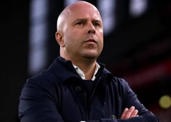 Arne Slot Buka-bukaan Soal Alasannya Memarkir Salah di Laga West Ham vs Liverpool