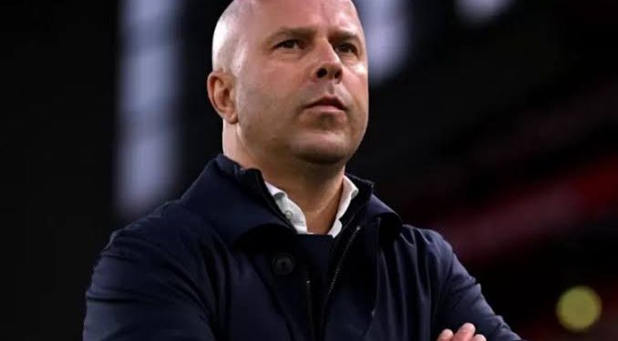 Arne Slot Buka-bukaan Soal Alasannya Memarkir Salah di Laga West Ham vs Liverpool